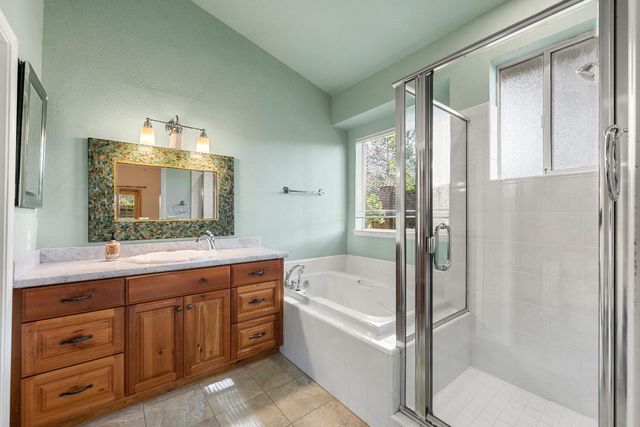 858 Supreme Ct, Auburn, CA 95603