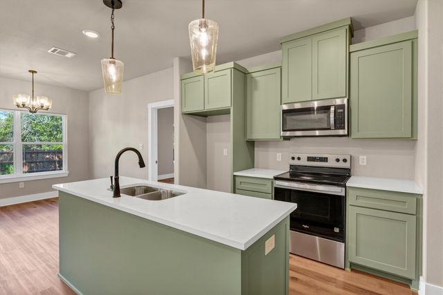 809 Branding Iron Trail, Granbury, TX 76049