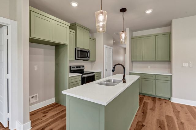 809 Branding Iron Trail, Granbury, TX 76049