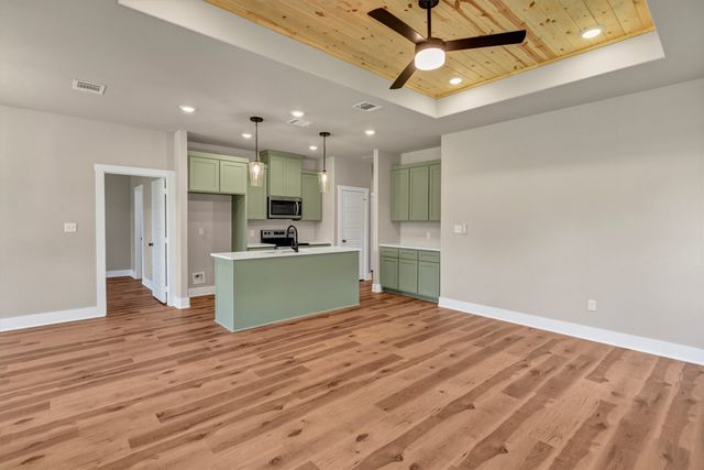 809 Branding Iron Trail, Granbury, TX 76049