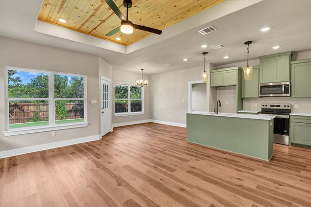809 Branding Iron Trail, Granbury, TX 76049