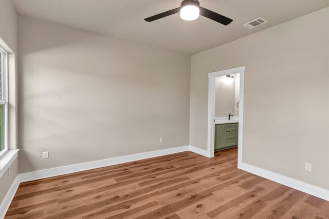 809 Branding Iron Trail, Granbury, TX 76049
