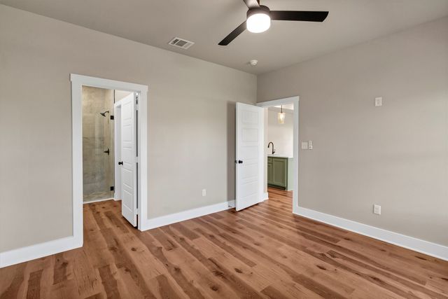 809 Branding Iron Trail, Granbury, TX 76049