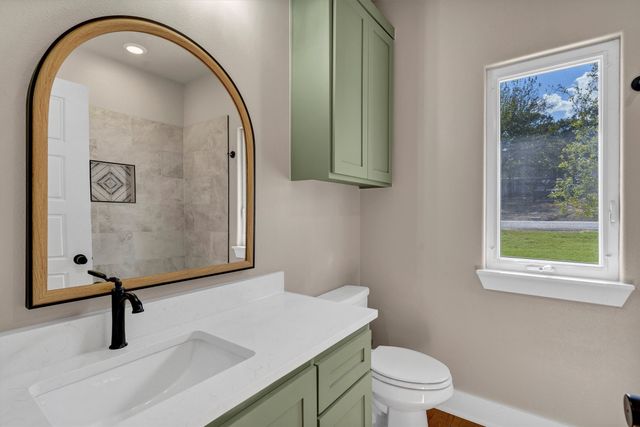 809 Branding Iron Trail, Granbury, TX 76049