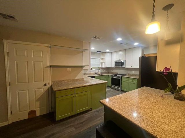 6015 Mcknight Street, Houston, TX 77035