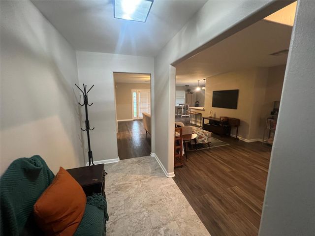 6015 Mcknight Street, Houston, TX 77035