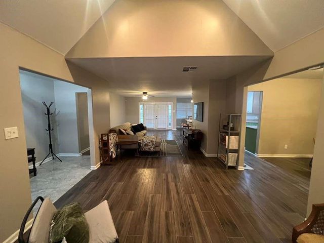 6015 Mcknight Street, Houston, TX 77035