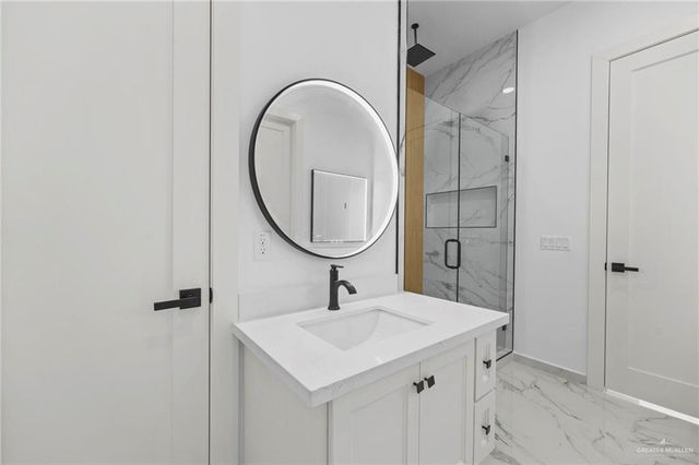 808 La Laguna Road, Mission, TX 78572