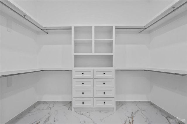 808 La Laguna Road, Mission, TX 78572