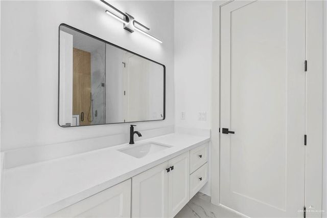 808 La Laguna Road, Mission, TX 78572