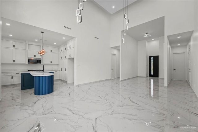 808 La Laguna Road, Mission, TX 78572