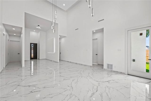 808 La Laguna Road, Mission, TX 78572