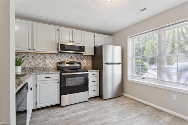 75 Lucinda CT, Hampton, VA 23666