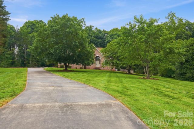 1099 Curve View Road, Lincolnton, NC 28092