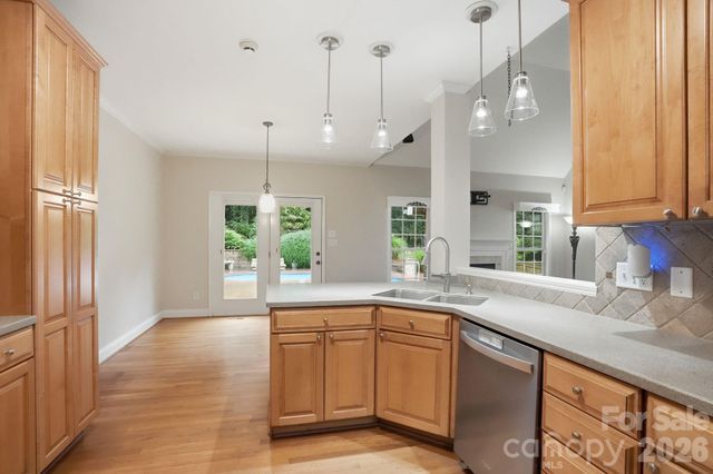 1099 Curve View Road, Lincolnton, NC 28092