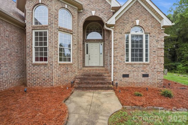 1099 Curve View Road, Lincolnton, NC 28092