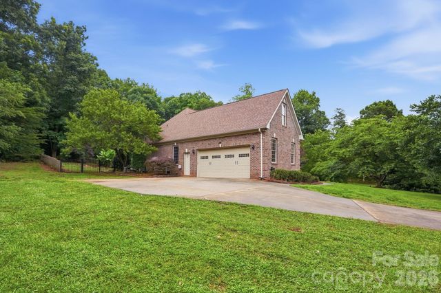 1099 Curve View Road, Lincolnton, NC 28092