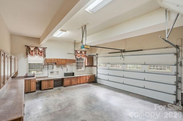 1099 Curve View Road, Lincolnton, NC 28092