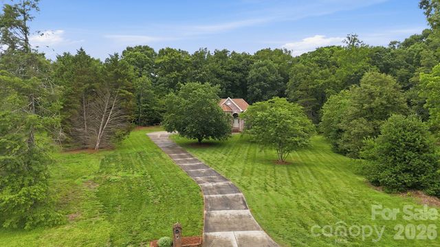 1099 Curve View Road, Lincolnton, NC 28092