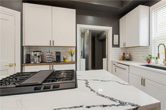 910 W Waldo Avenue, Independence, MO 64050
