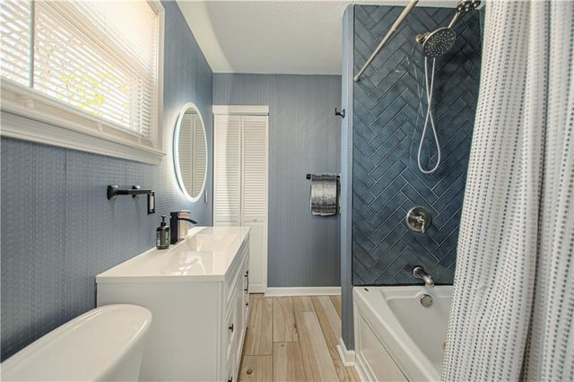 910 W Waldo Avenue, Independence, MO 64050