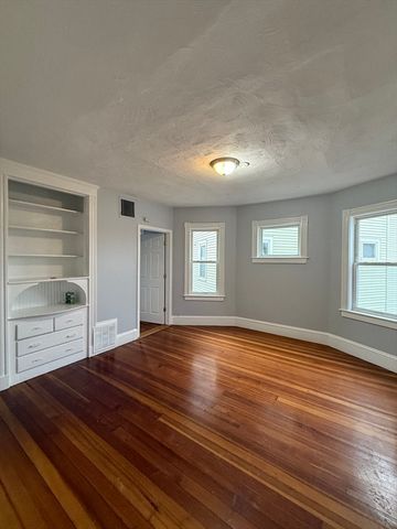 24 Whitfield St 2, Boston, MA 02124