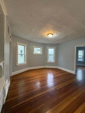 24 Whitfield St 2, Boston, MA 02124