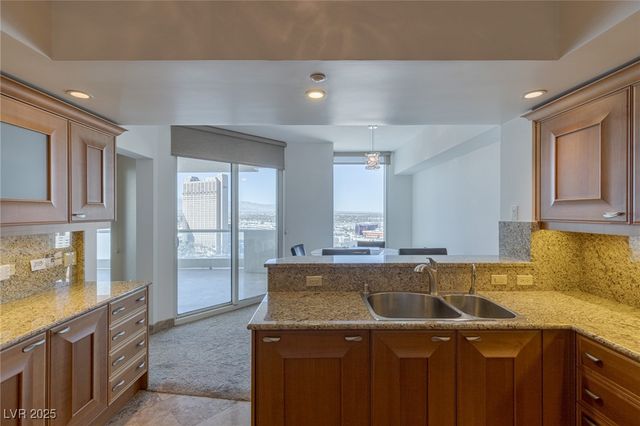 2777 Paradise Road 2103, Las Vegas, NV 89109