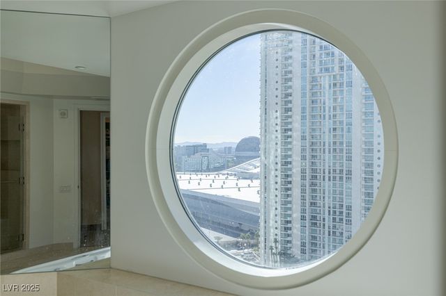 2777 Paradise Road 2103, Las Vegas, NV 89109