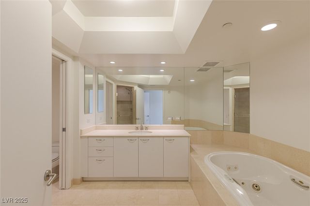 2777 Paradise Road 2103, Las Vegas, NV 89109