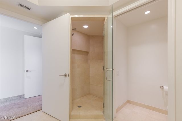 2777 Paradise Road 2103, Las Vegas, NV 89109