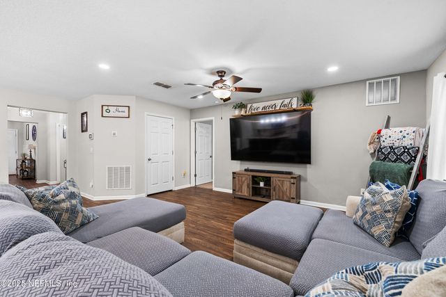 12390 CHERRY BLUFF Drive, Jacksonville, FL 32218