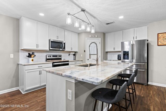 12390 CHERRY BLUFF Drive, Jacksonville, FL 32218