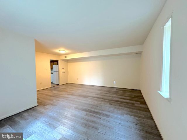 4657 LOGSDON DR, Annandale, VA 22003