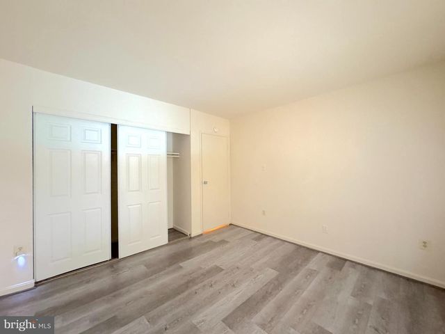 4657 LOGSDON DR, Annandale, VA 22003