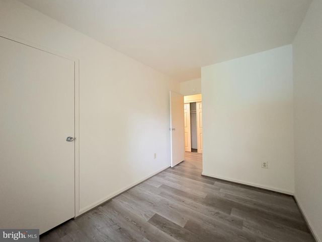 4657 LOGSDON DR, Annandale, VA 22003