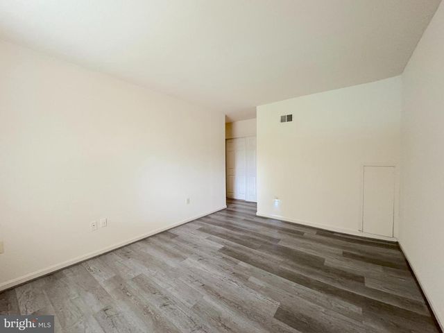 4657 LOGSDON DR, Annandale, VA 22003