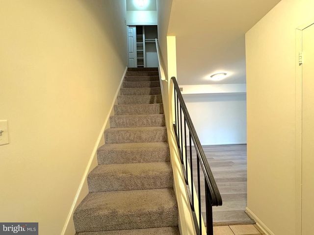 4657 LOGSDON DR, Annandale, VA 22003