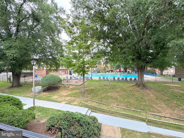 4657 LOGSDON DR, Annandale, VA 22003