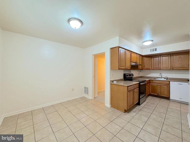 4657 LOGSDON DR, Annandale, VA 22003