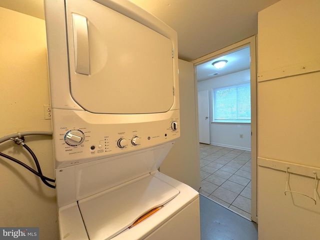 4657 LOGSDON DR, Annandale, VA 22003
