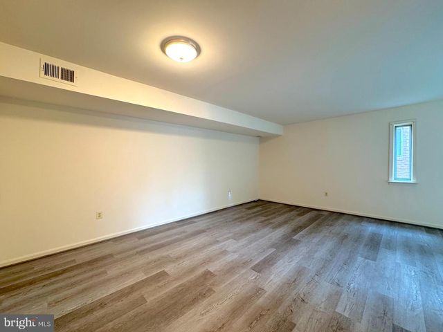4657 LOGSDON DR, Annandale, VA 22003