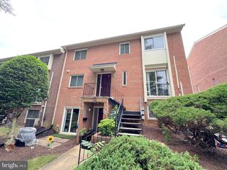 4657 LOGSDON DR, Annandale, VA 22003