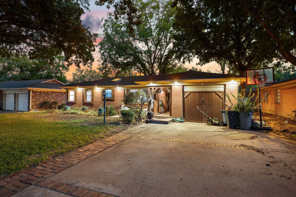 5420 Mallory Drive, Haltom City, TX 76117 — photo 2