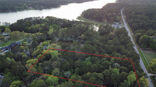 19103 Country Lake Dr, Magnolia, TX 77355