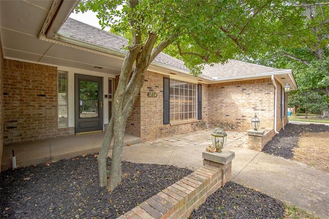 1204 Brookhaven Drive, Edmond, OK 73034