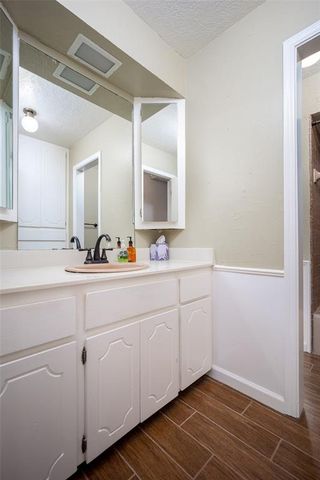 1204 Brookhaven Drive, Edmond, OK 73034