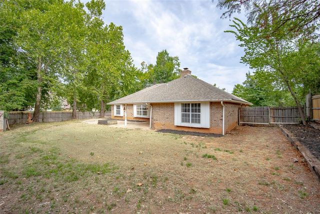 1204 Brookhaven Drive, Edmond, OK 73034