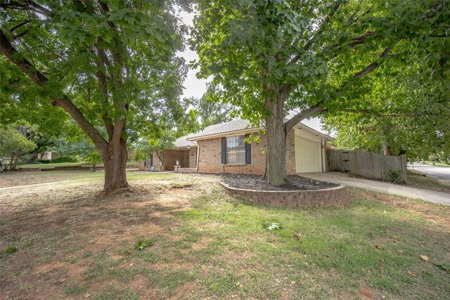 1204 Brookhaven Drive, Edmond, OK 73034