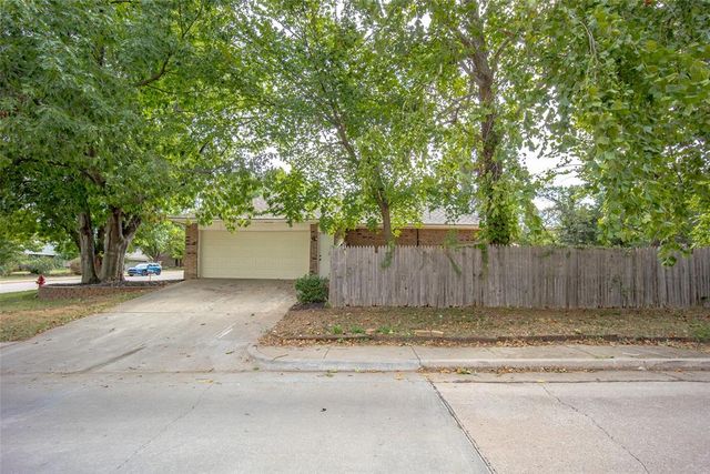 1204 Brookhaven Drive, Edmond, OK 73034